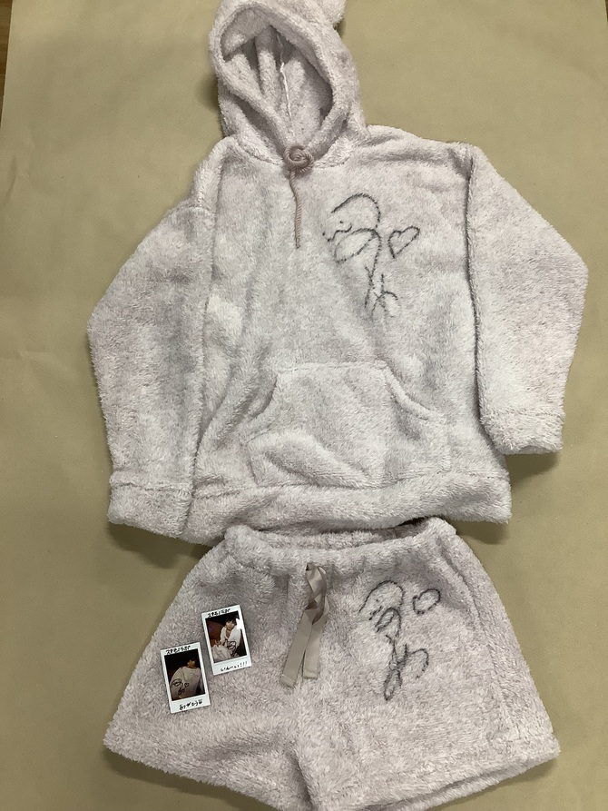 【本物1点物！サイン入り生写真付き！】本人直筆サイン入り スキモノラボ番組収録時着用コスチューム！水野ろあ　スウィーツベアールームウエアー 商品説明画像2