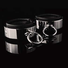 Black Marie（ブラックマリー）Iron Leather Cuffs-金属腕輪　本革と合金SizeM-