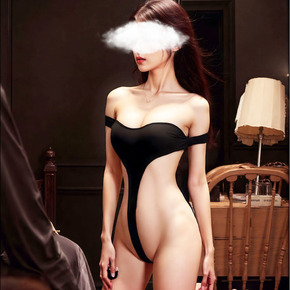 魅惑のオフショルダー（ＹＡ００８８）